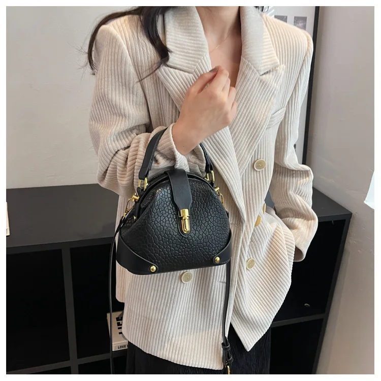 

Fashionable, Large Capacity Women's Shoulder Bag, Designer,handbag, High-quality Leather, Large Size, Tote Bag, Commuting Bag