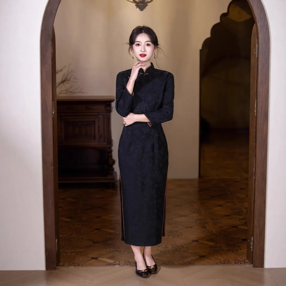 

Новинка 2025, осень/зима, улучшенный жаккардовый Cheongsam в китайском стиле с бабочкой, большой размер, длинное свадебное платье для банкета, Qipao