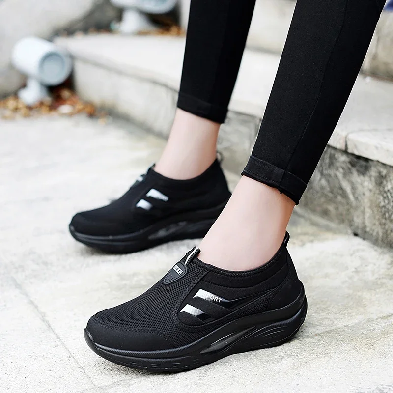 2022 New Womens Loafers Fashion Breathable Platform Shoes Women Comfortable Casual Sneakers Height Increasing Low Top Sneakers