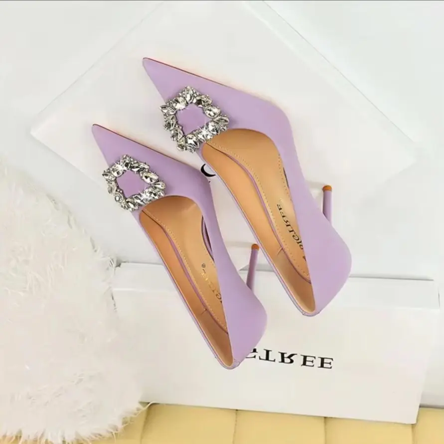 

Новинка 2023 года, осенние пикантные модные туфли-лодочки для вечеринок, женская обувь на тонком каблуке, свадебные туфли для стриптиза с острым носком и стразами