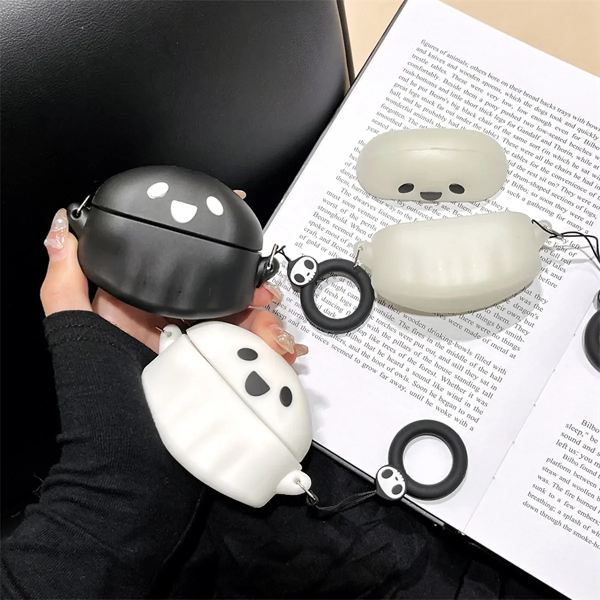 Etui na Sony WF-1000XM5 Cute Cartoon Cool smok talizman Jackie Chan przygody silikonowe etui ochronne z hakiem