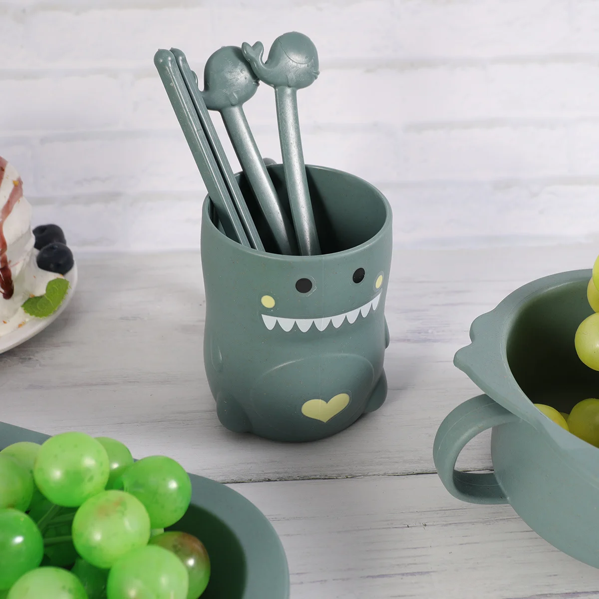 

1pc 1 Set Dinosaur Kids Flatware Set Lightweight Portable Children Tableware Kit For Picnic Travel Home Use Green Includes