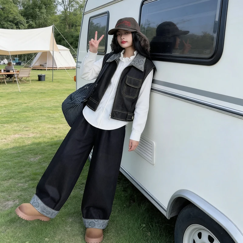 

Комплект одежды для девочек-подростков 4-14 лет: джинсовый жилет с кружевными вставками, футболка с воротником-лотосом, широкие джинсы, 3 предмета, детский костюм.