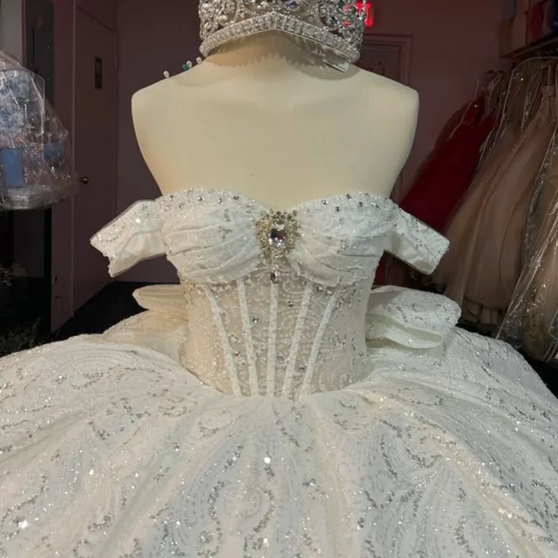 

Блестящее белое платье Quinceanera с открытыми плечами и кристаллами, блестящая наклейка с длинным хвостом и бантом, платья de 15, Quinceanera ﻿ Настроить