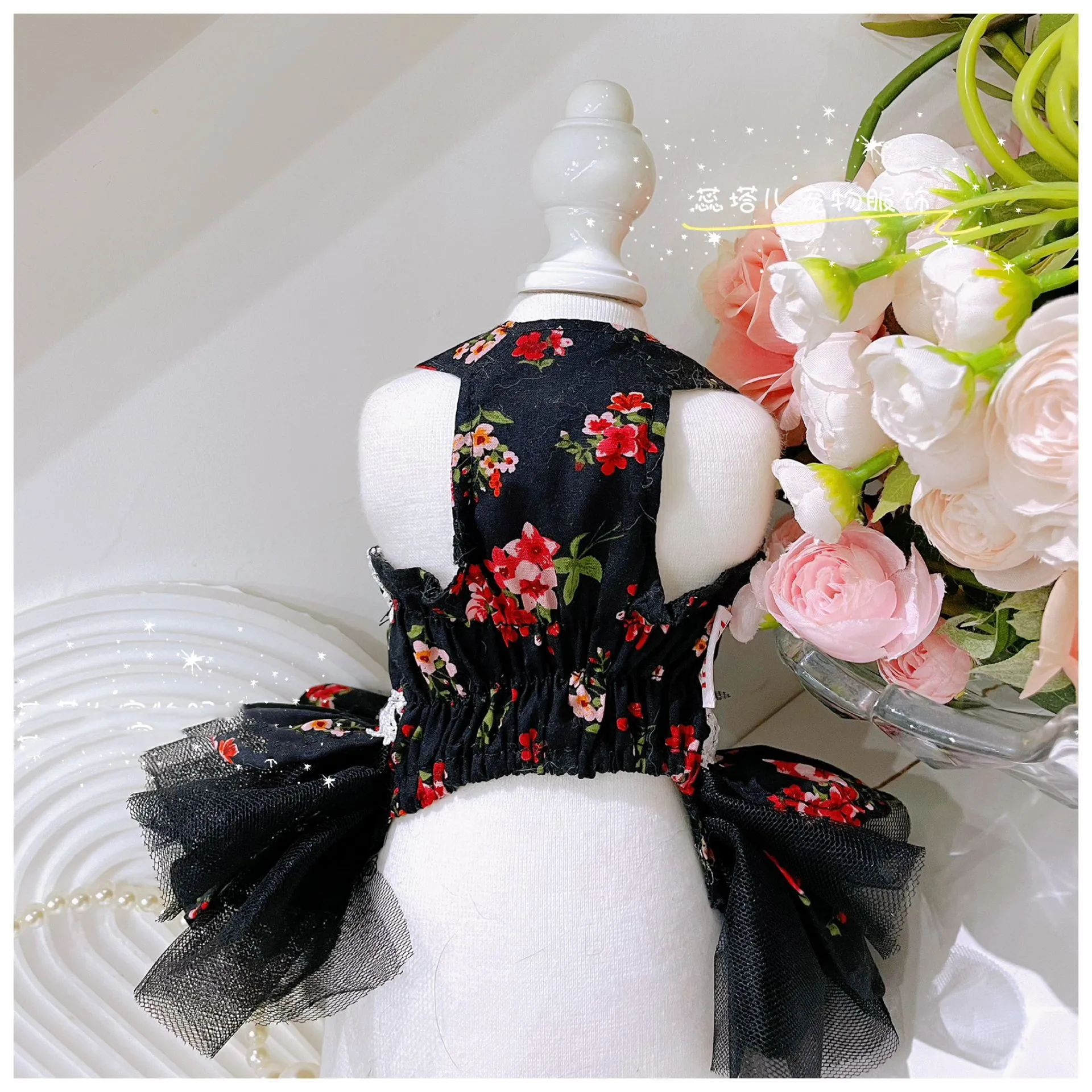 Vestido floral negro de estilo retro para hermana de mascotas/vestido para madre Chihuahua Teddy Yorkshire ropa para cachorros