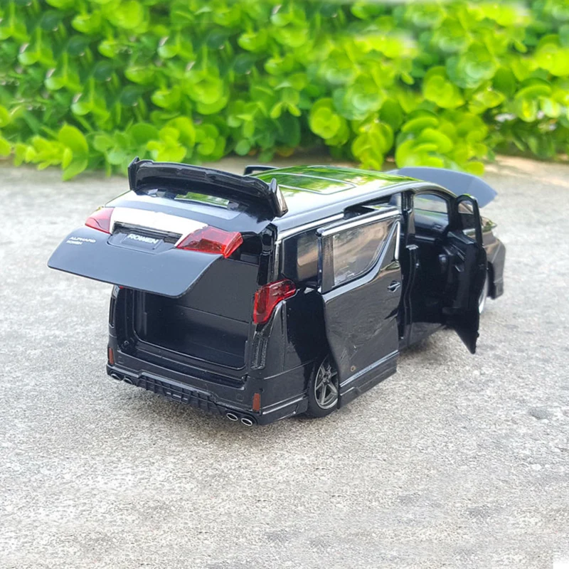 JKM High Simitation 1:32 Alphard MPV Model Alloy Pull Back Car Model 4 Open The Door With Sound Light Kids Toys