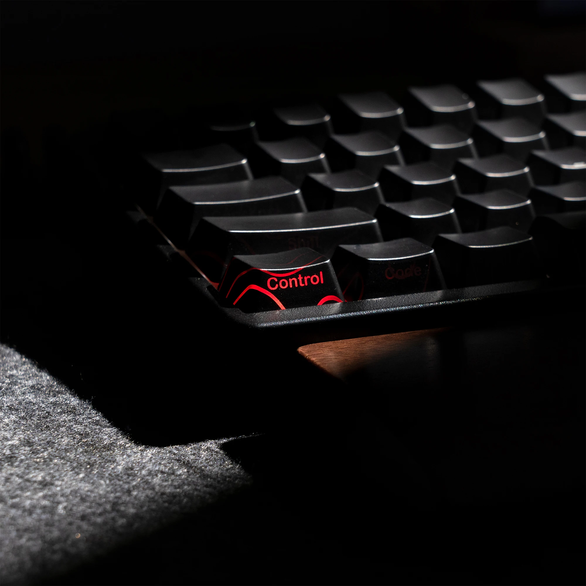 QBYI Phantom Keycaps Topographic New Version Pattern keycaps Shine-Through OEM Profile IMD-Tech Skin Feeling Black Keycap Set