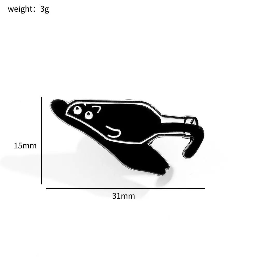 Jeansy czarny kot w kubku wody broszka niegrzeczny kot słoik kubek czarny kot emaliowany Pin Fish Tank zabawny kot metalowa plakietka