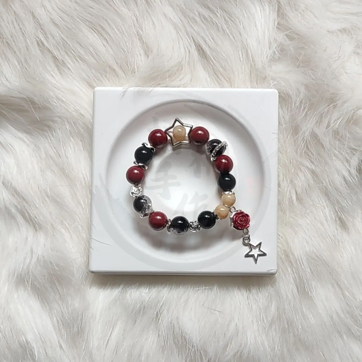 Anime o aberração circo pulseira cosplay figura bonito jóias pulseira disponível para uso diário festa presentes de natal