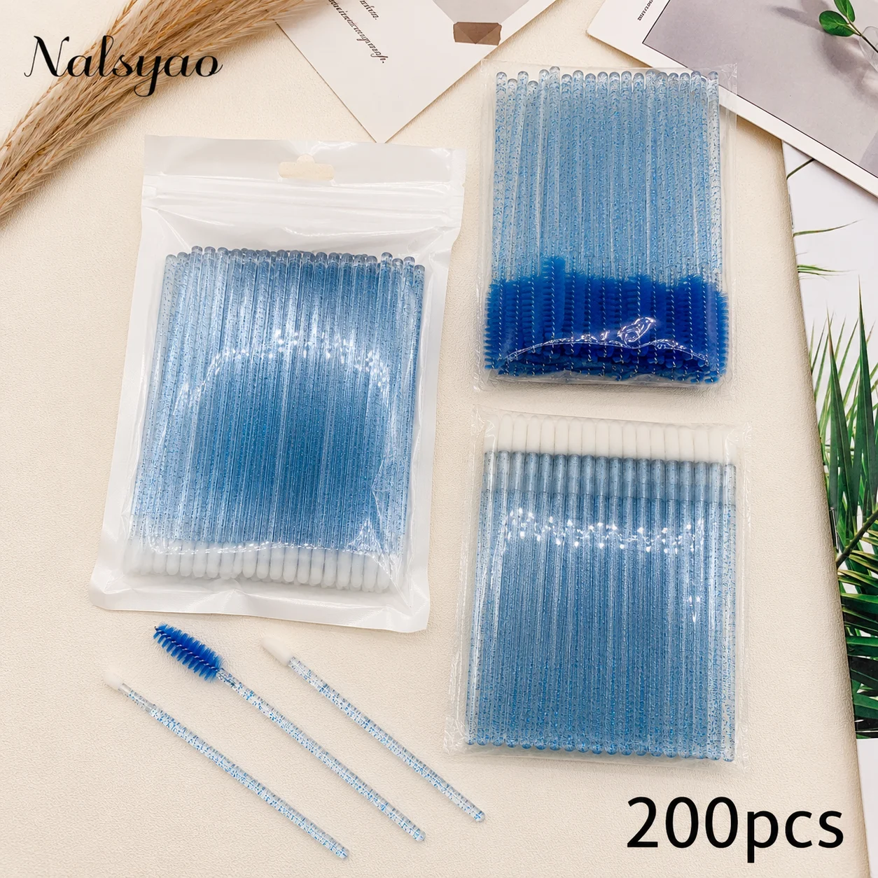 200pcs Eyelash Extension Removal Brush Micro Brush Lipline Cotton Brush Special Eyelash Tool for Cleaning