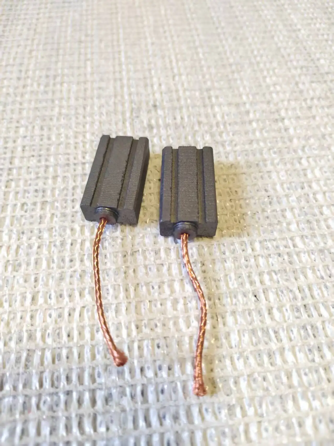 2 قطعة محرك مفرغة تيار مباشر 9.5X17.5X30 فرشاة كربون مخصصة مقاومة للاهتراء 7*16.5*21 فرشاة كربون المحرك #5