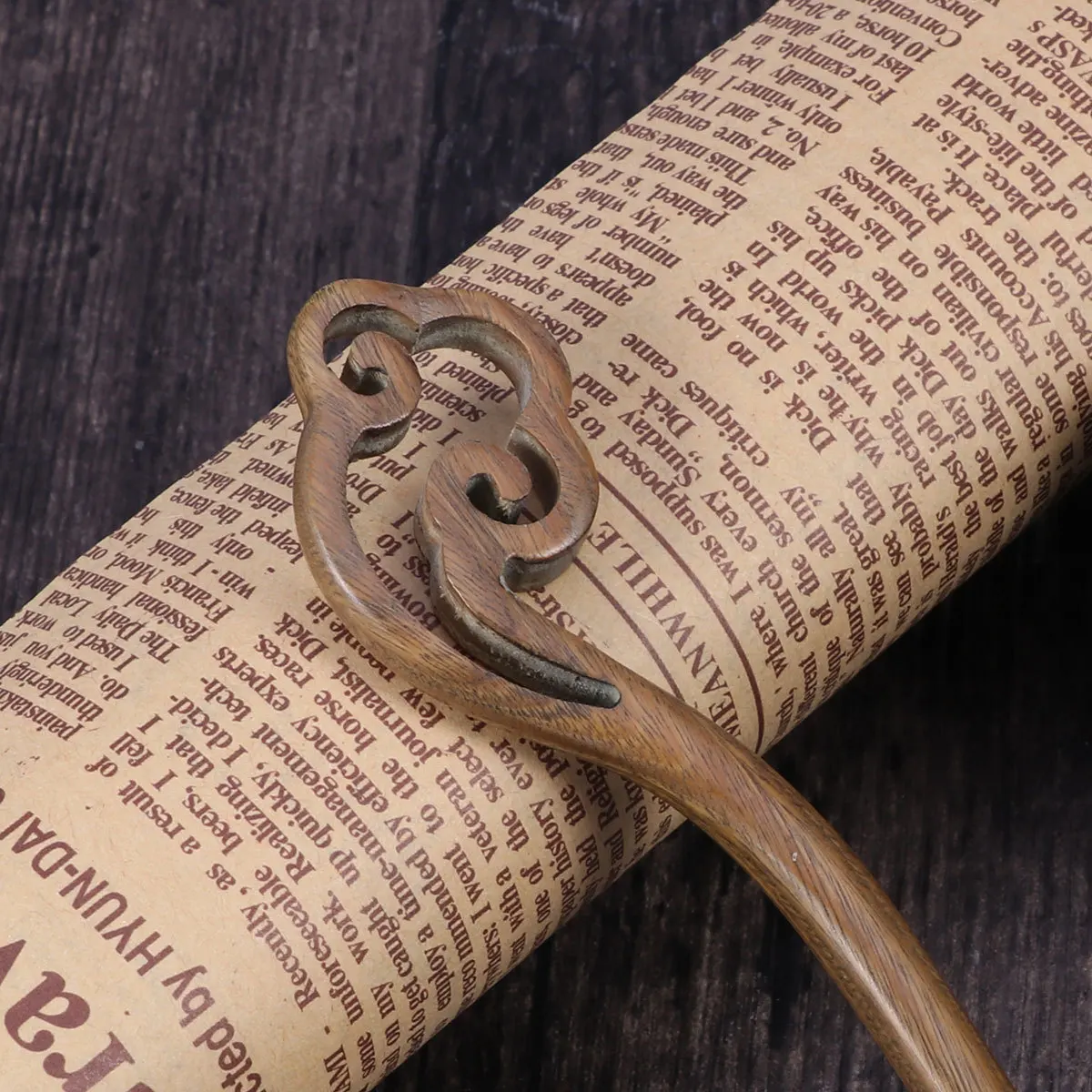 

Vintage Wooden Hairpin Green Sandalwood Stick Decorative Chignon Pin Retro Style Women Accessory Gift Wedding Prom Bridal Daily