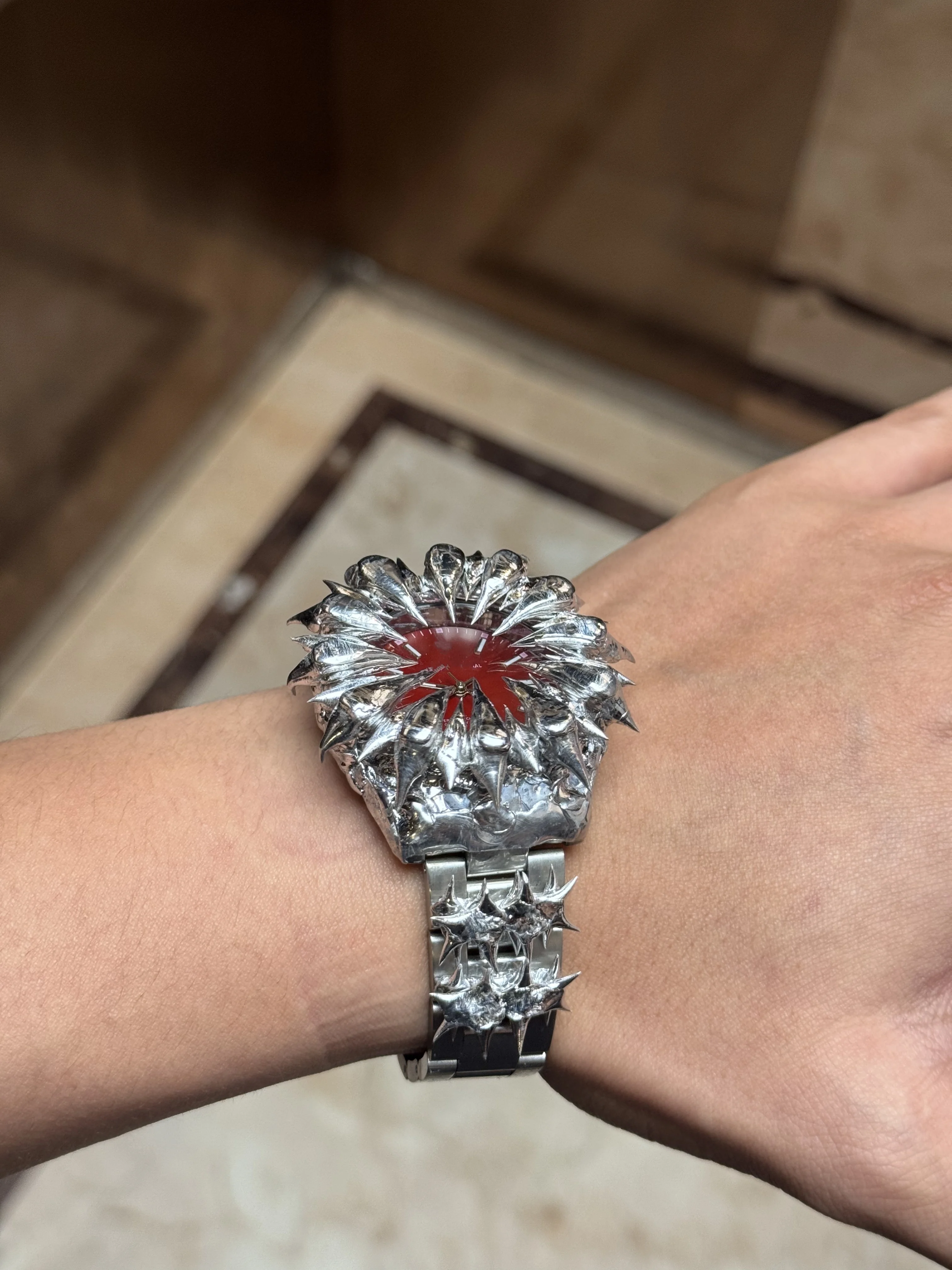 Handmade Original European and American Alien Vampire Dragon Scale Spike Tin Solder Watch for Men and Women