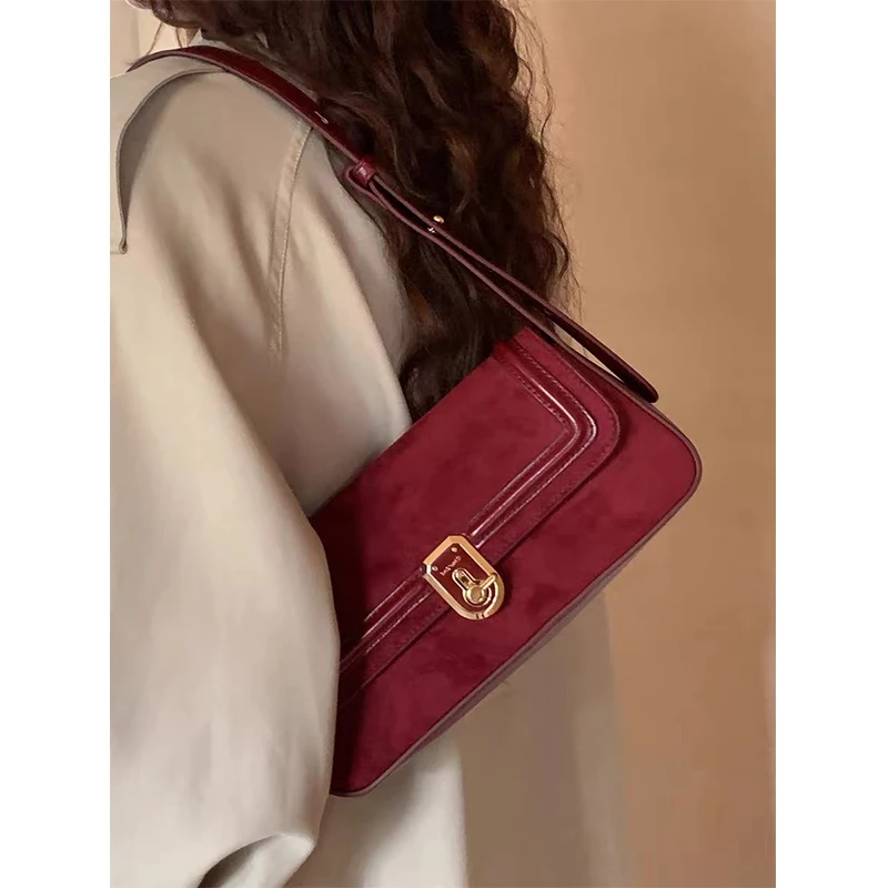 Velvet Vintage Wine Red Underarm Bag Design Sense High-End Fashion Women 2023 New Wedding Bag Texture Simple Square Shoulder Bag