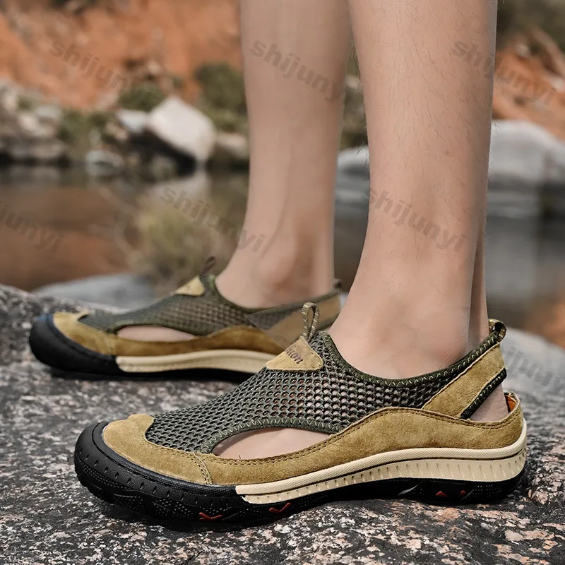 

Мужская повседневная обувь большого размера, лето 2024, дышащие удобные сетчатые сандалии на плоской подошве, модные нескользящие уличные винтажные сандалии на мягкой подошве