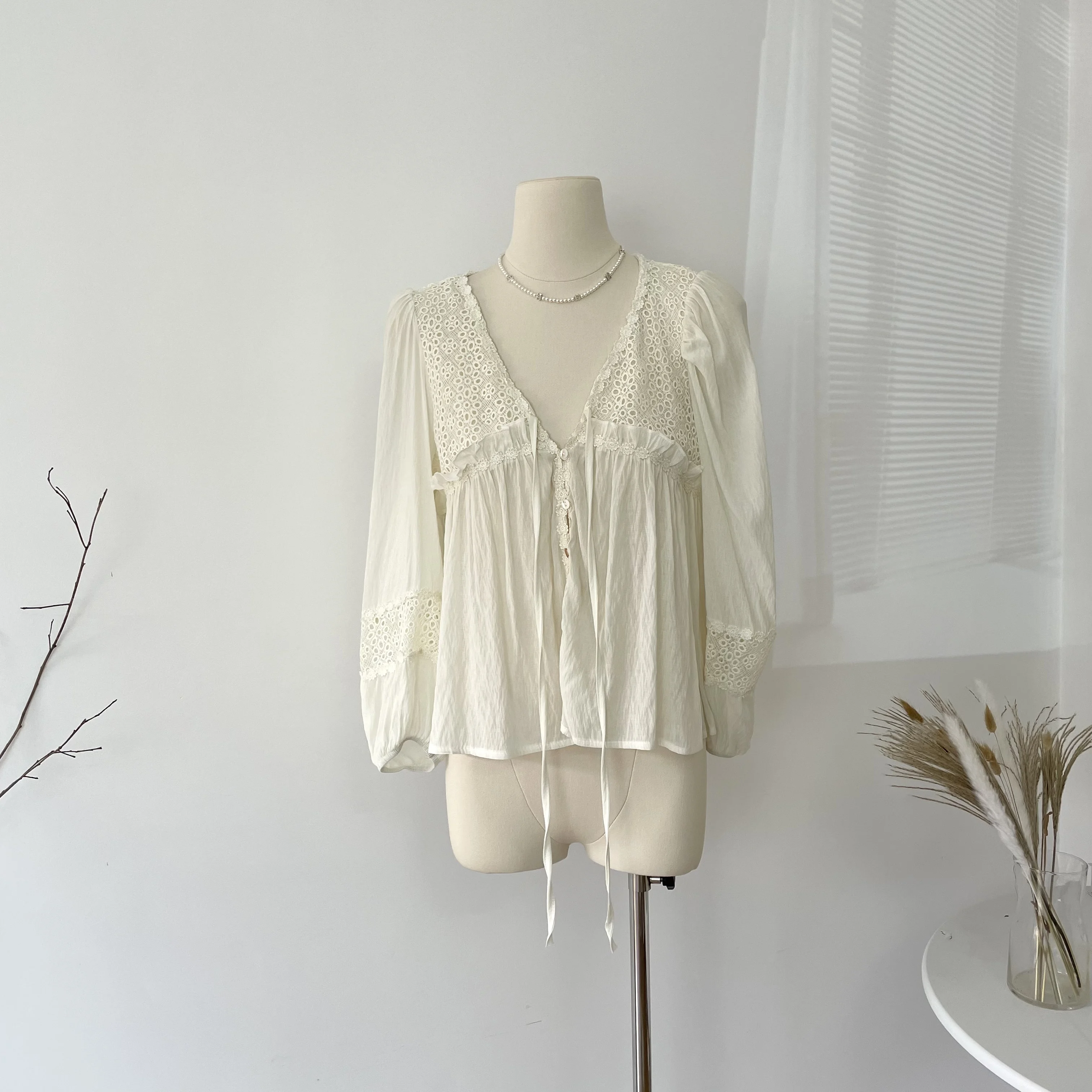 

Blouses Women V-neck Summer Puff Sleeve Lady Temperament Street Casual Bow Sweet Fashion Korean Style Simple Mujer Loose Top