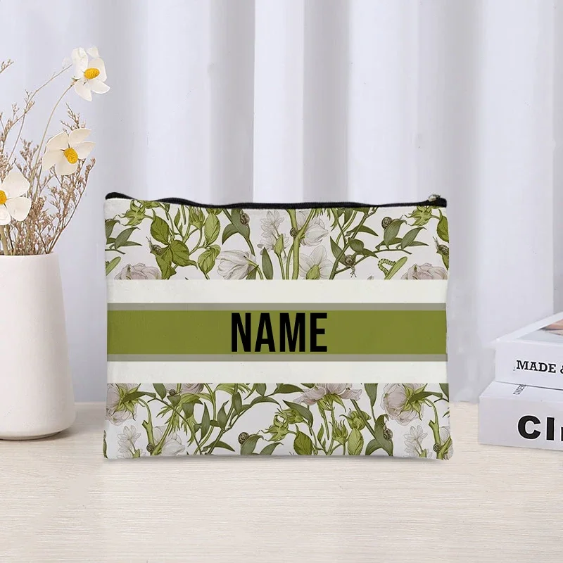 2024 Trendy Floral Name Cosmetic Bag Women Cute Travel Toilet Handbag Luxury Canvas Makeup Side Bag per Ladies Party Gift Purse