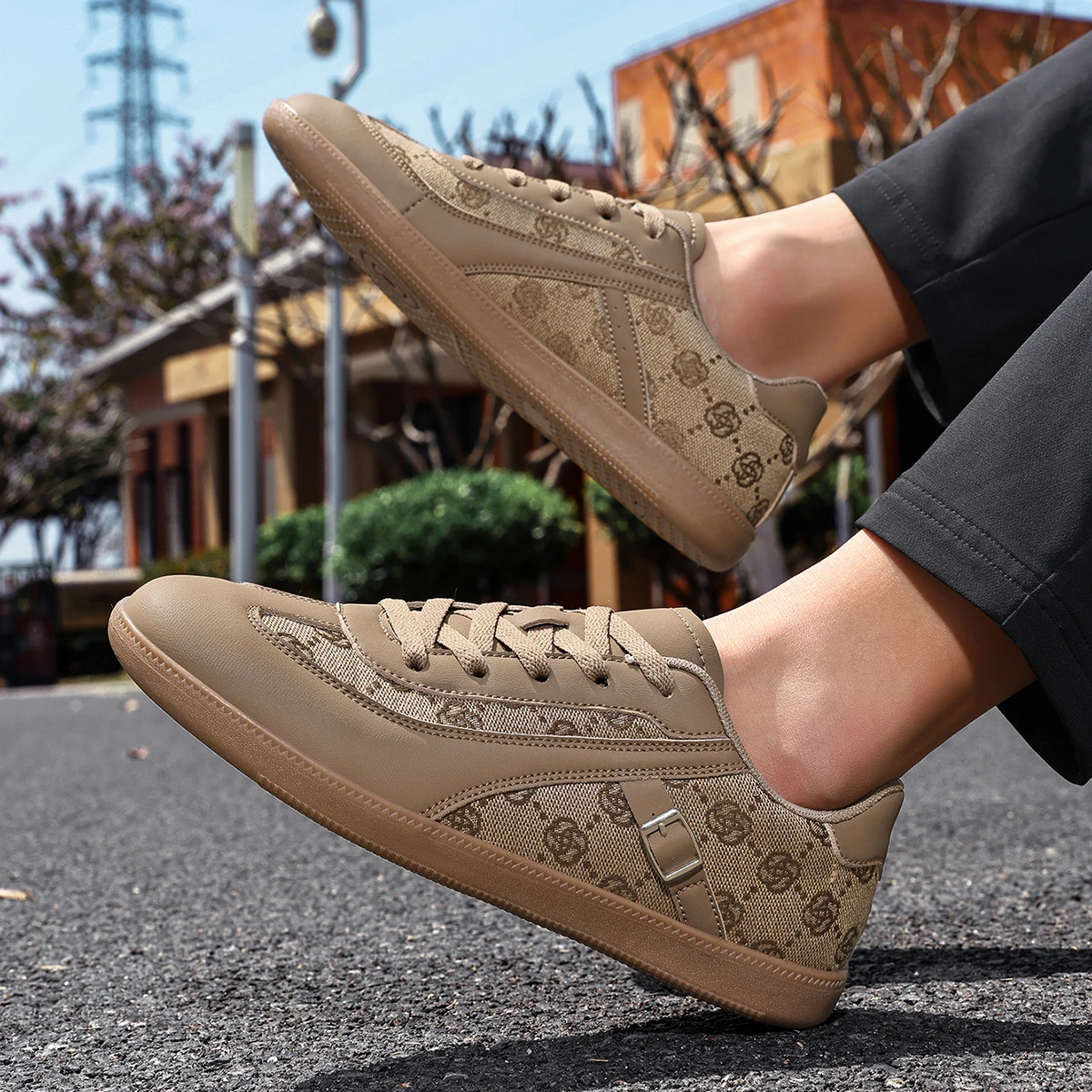 

New Men Casual Shoes Walking Sneakers Outdoor Jogging Breathable Comfortable Fashion Lace-up Leisure Running Blade Loafers Brand