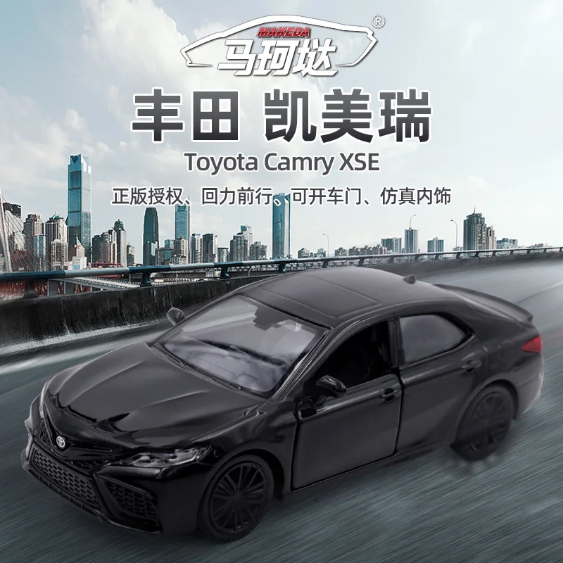 1:36 トヨタカムリ XSE 合金車モデルプルバックドアオープン合金ダイキャストメタルミニチュア車コレクション子供のためのギフト
