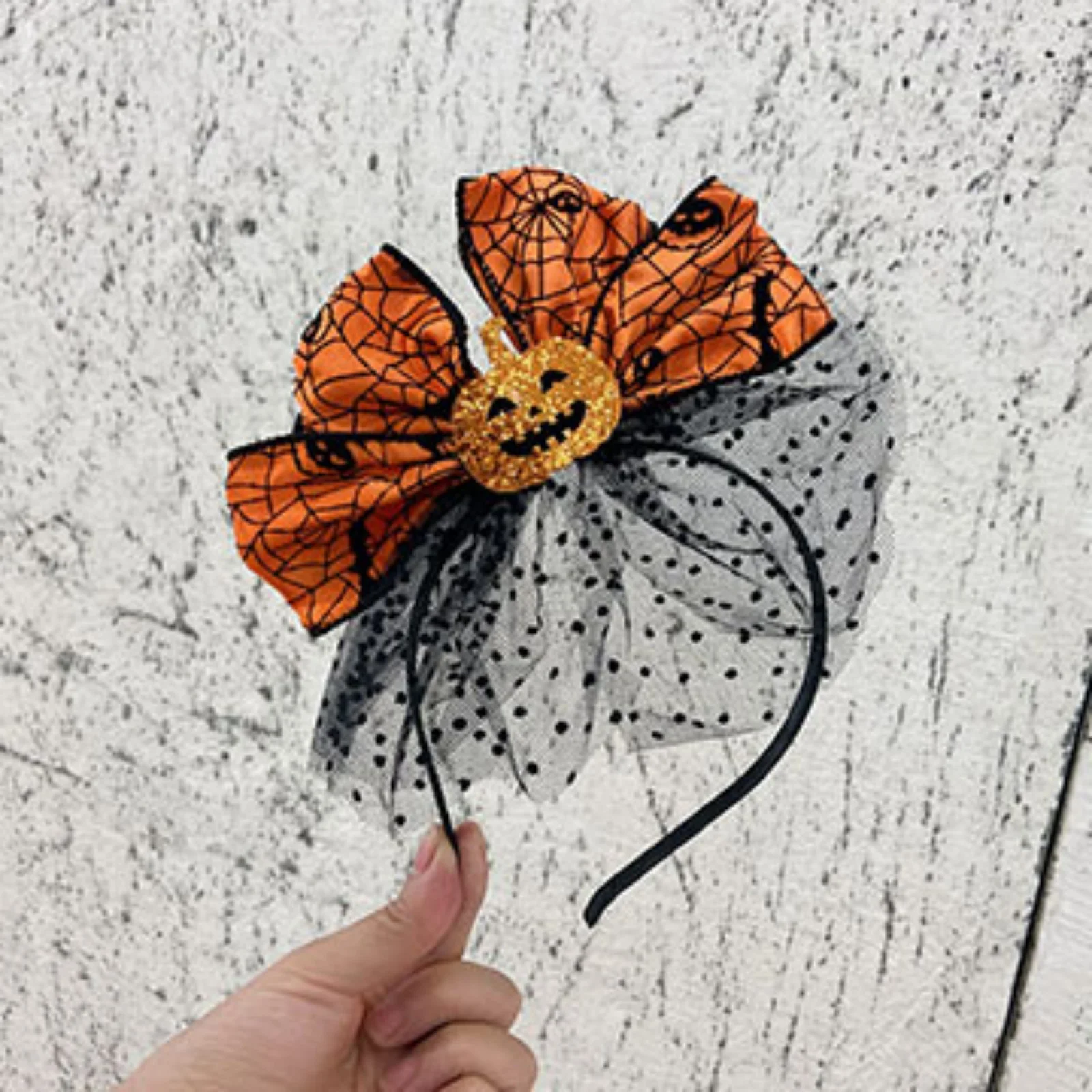 1PC Stirnband mit Halloween-Motiv, orangefarbene Kürbisschleife mit Spinnennetz und schwarzem Netz, festliche Haardekoration – Detail 5