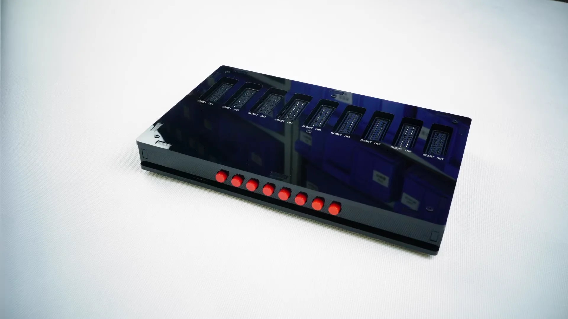 

SCART European Standard 8-Input 1/2-Output Splitter, Signal Pass-Through Without Attenuation, Video Game Console Accessories