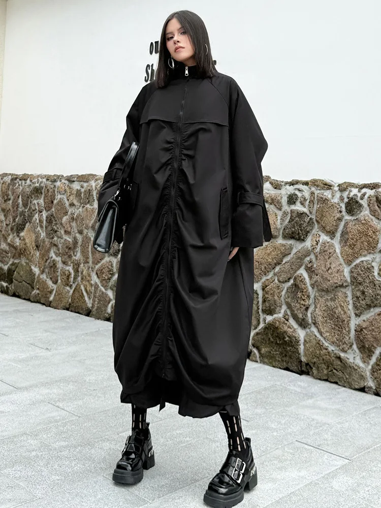 EAM] Women Black Pleated Zipper Big Size Long Trench New Stand