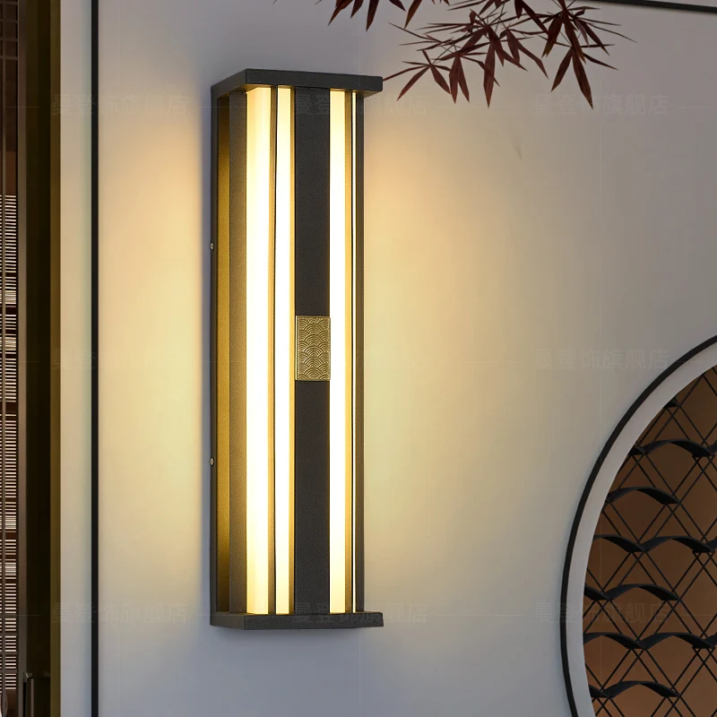 

Villa gate outdoor wall lamp Solar waterproof outdoor garden courtyard rainproof long wall lamp New Chinese copper wall lamp