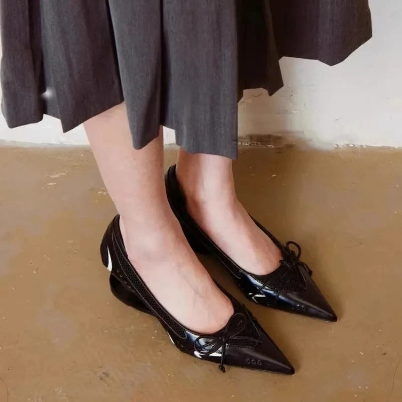 New Bow Mary Jane Sport Retro Pointed Toe Shallow Mouth Splice Surface Suspension Heel Anti-Slip Wear-Resistant High Heels