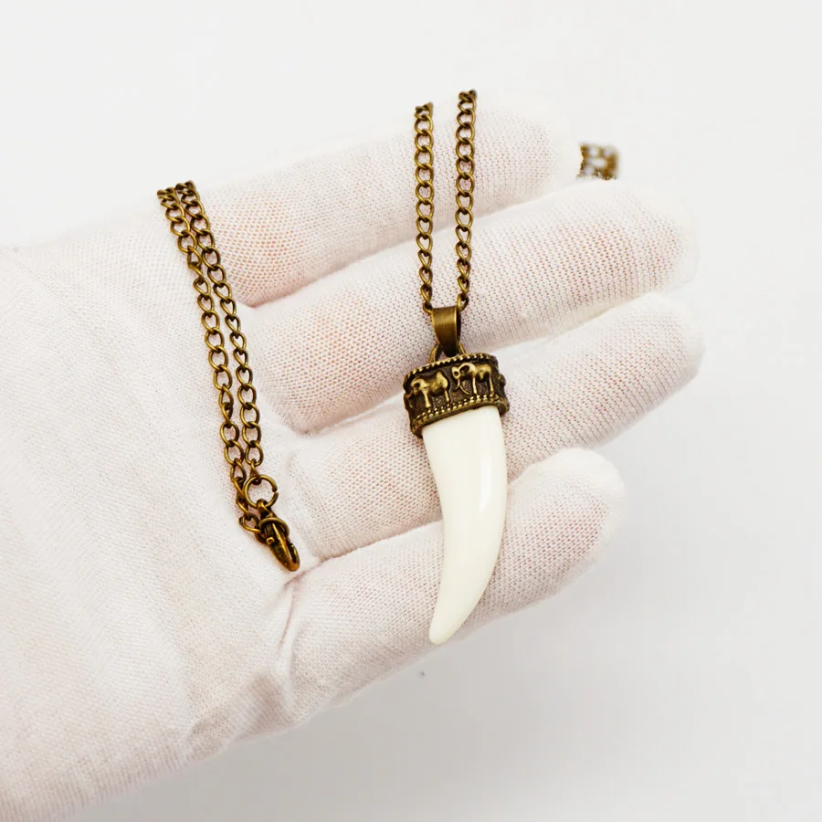 Julie Wang Resin Artificial Wolf Tooth Spike Pendant Necklace For Men Women Punk Style Jewelry Alloy Chain Amulet Charms