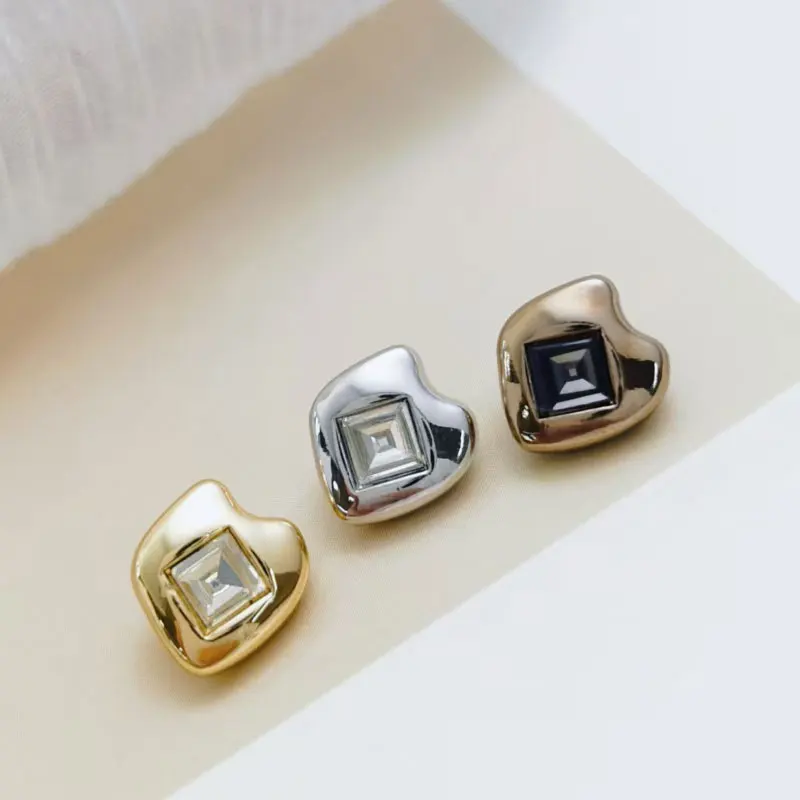 Alien-förmiger quadratischer Diamant-Metallknopf für Kleidung, Hemden, hochwertige DIY-Dekorationen, Nähzubehör, Nähknöpfe, 10 Stück – Detail 1