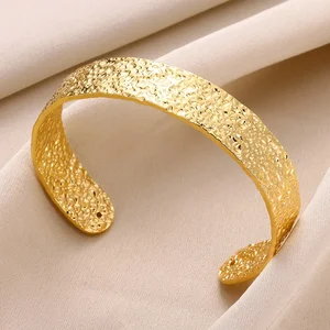 Gelang Bangle Tekstur Kerut Warna Emas Klasik untuk Wanita Gelang Manset Indah Ornamen Tangan Baja Tahan Karat Perhiasan Punk 6 penjualan terbaik perhiasan dewi yunani - №
