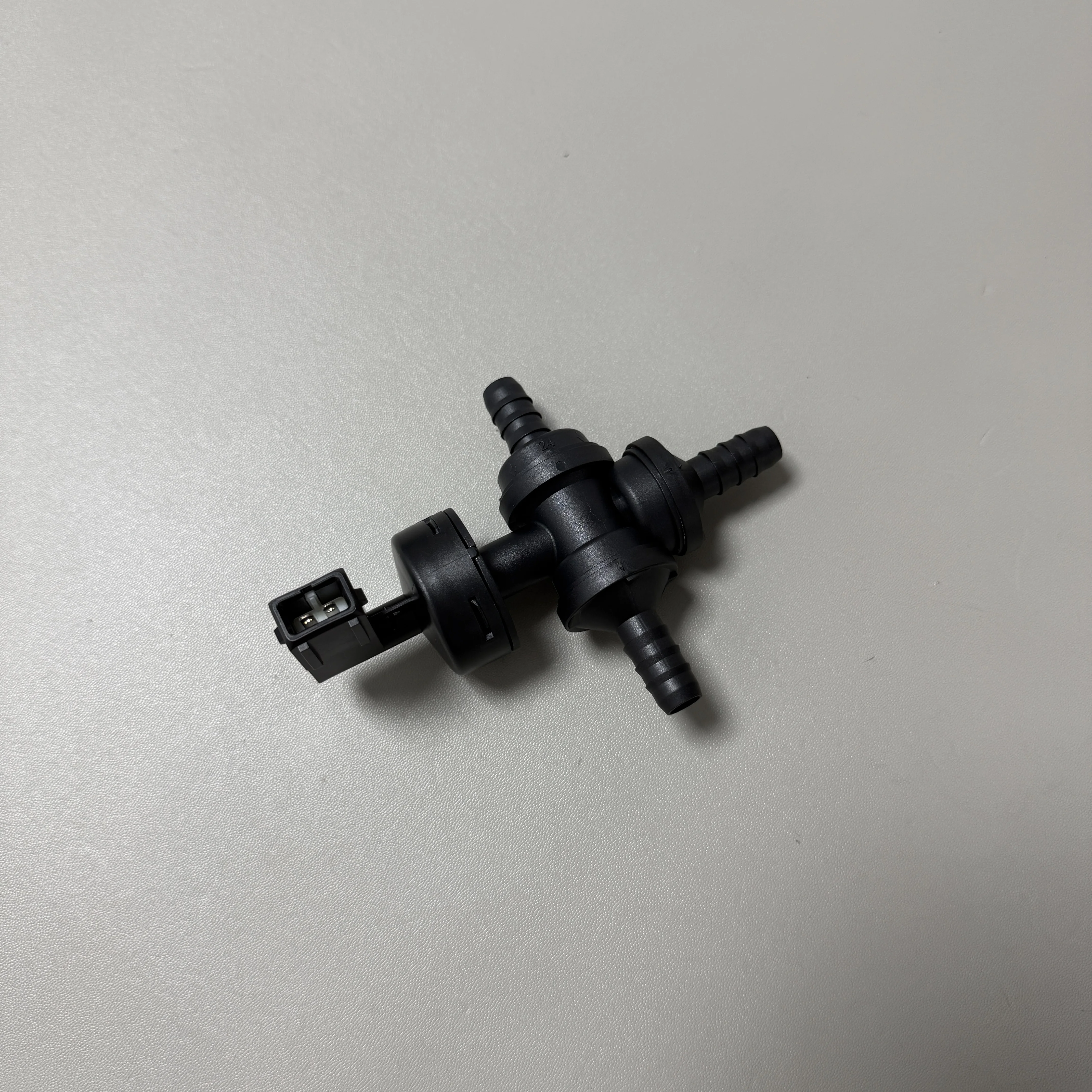 Brake Booster Vacuum Switch Fit For Volvo S80 S60 V70 XC70 1999-2009 Master Cylinder Contact OE 31400692 31265825