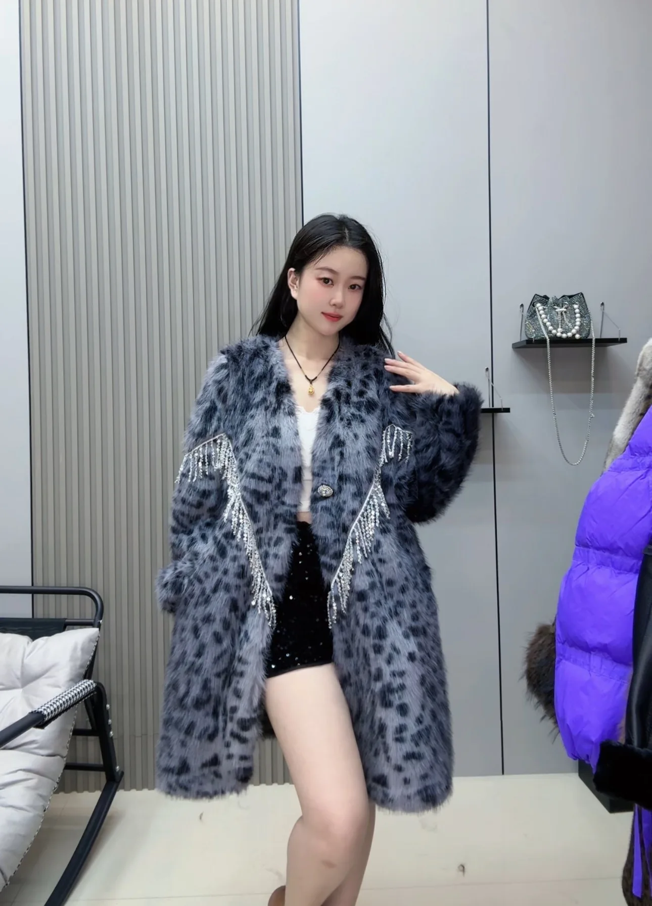 2025, Winter Neue Leopard Print Pelz Mäntel Mode Schwere Handwerk Quaste Verdickt Warme Luxuriöse Flauschigen Mantel Weiblichen Langen Pelzmantel