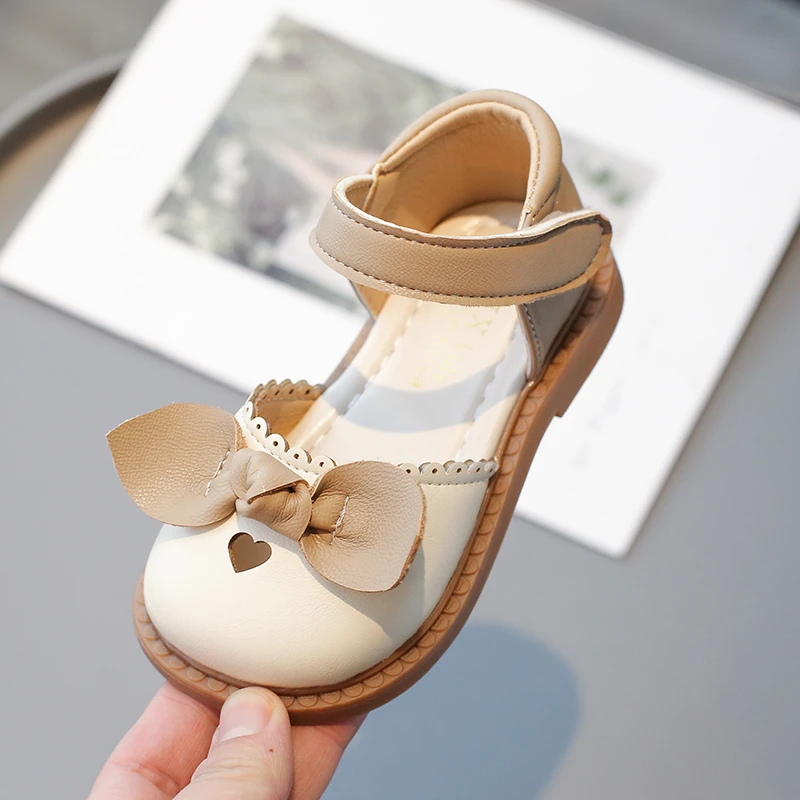 Children's Sandals 2024 Summer New Bow Girl Princess Shoes Fashion Baotou Women's Treasure Summer Shoes 657