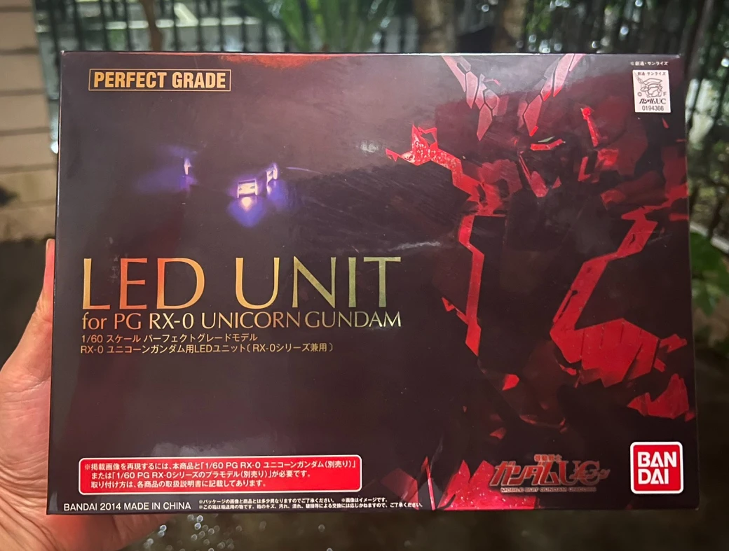 Bandai Genuine Gundam Model Kit Anime Figure PG 1/60 RX-0 UNICORN Gundam BANSHEE LED Light Set Anime Action Figure Without Body
