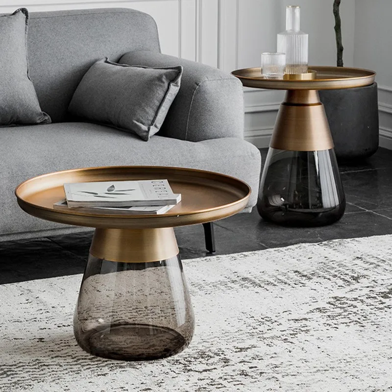 Nordic Designer Licht Luxe Creatieve Salontafel Sofa Ronde Bijzettafel Woonkamer Eenvoudig Modern Gepersonaliseerd Glazen Tafel 2024