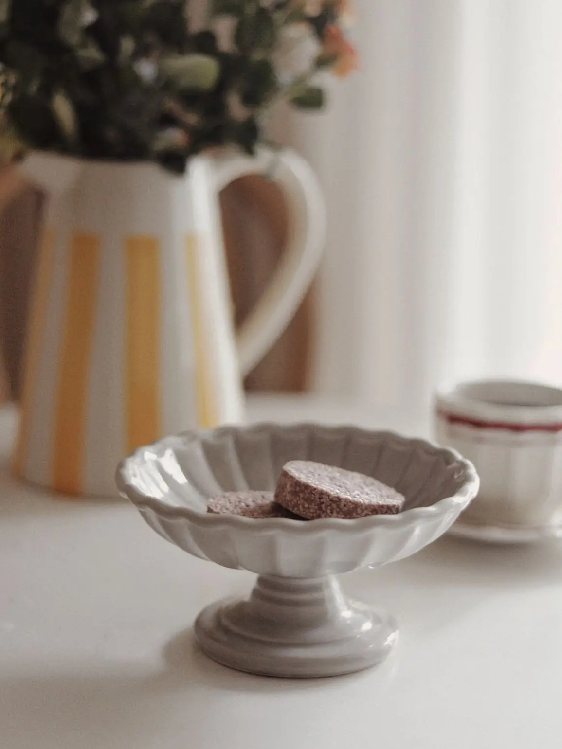 

Retro Japanese Cerc High Footed Plate Dert Sna Fruit Living Room Entrance Decoration Ornaments 6 Inch Color