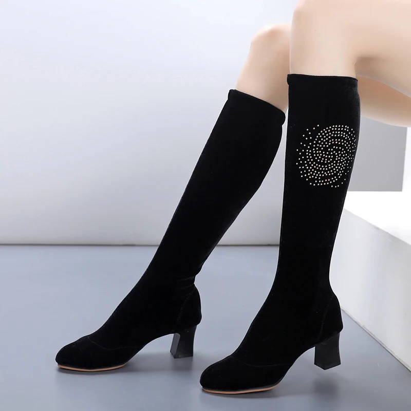 Chaussures de danse latine pour femmes, semelle en caoutchouc, bottes de danse pour adultes, bottes longues souples, bottes carrées en velours,