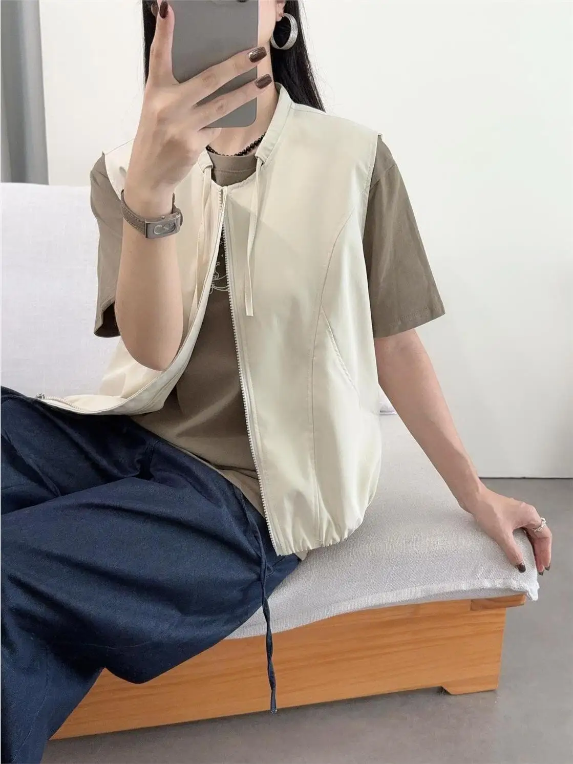 เสื้อกั๊กทรงกลมสีพื้นสไตล์เกาหลีสำหรับผู้หญิง ใส่สบายๆ ช่วงต้นฤดูใบไม้ร่วง เหมาะสำหรับใส่ไปทำงาน มีแผ่นเสริมไหล่