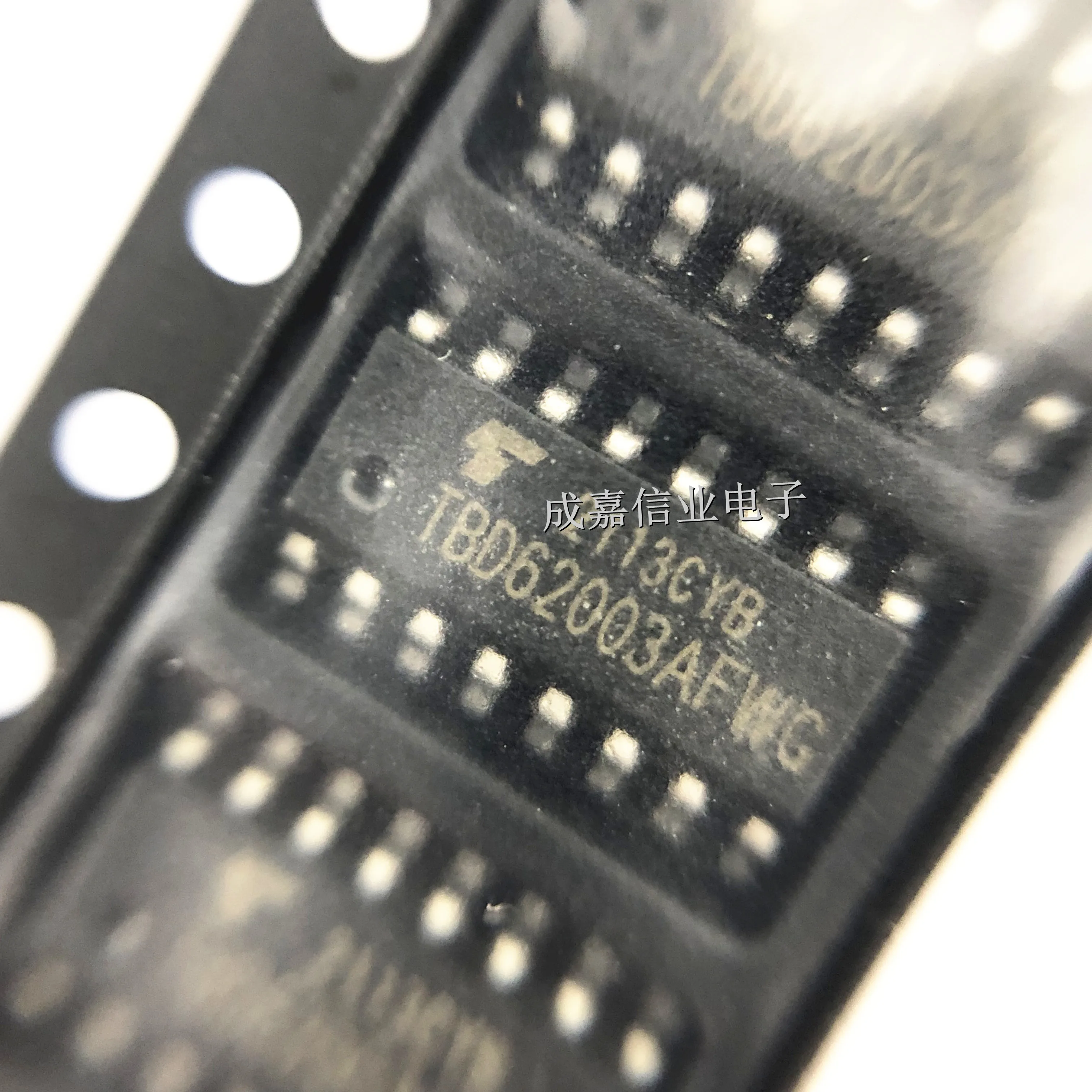 10 buah/lot SOP SOP-16 Gate Drivers DMOS Transistor Array 7-CH, 50V/0,5 A suhu operasi:- 40 C-+ 85 C