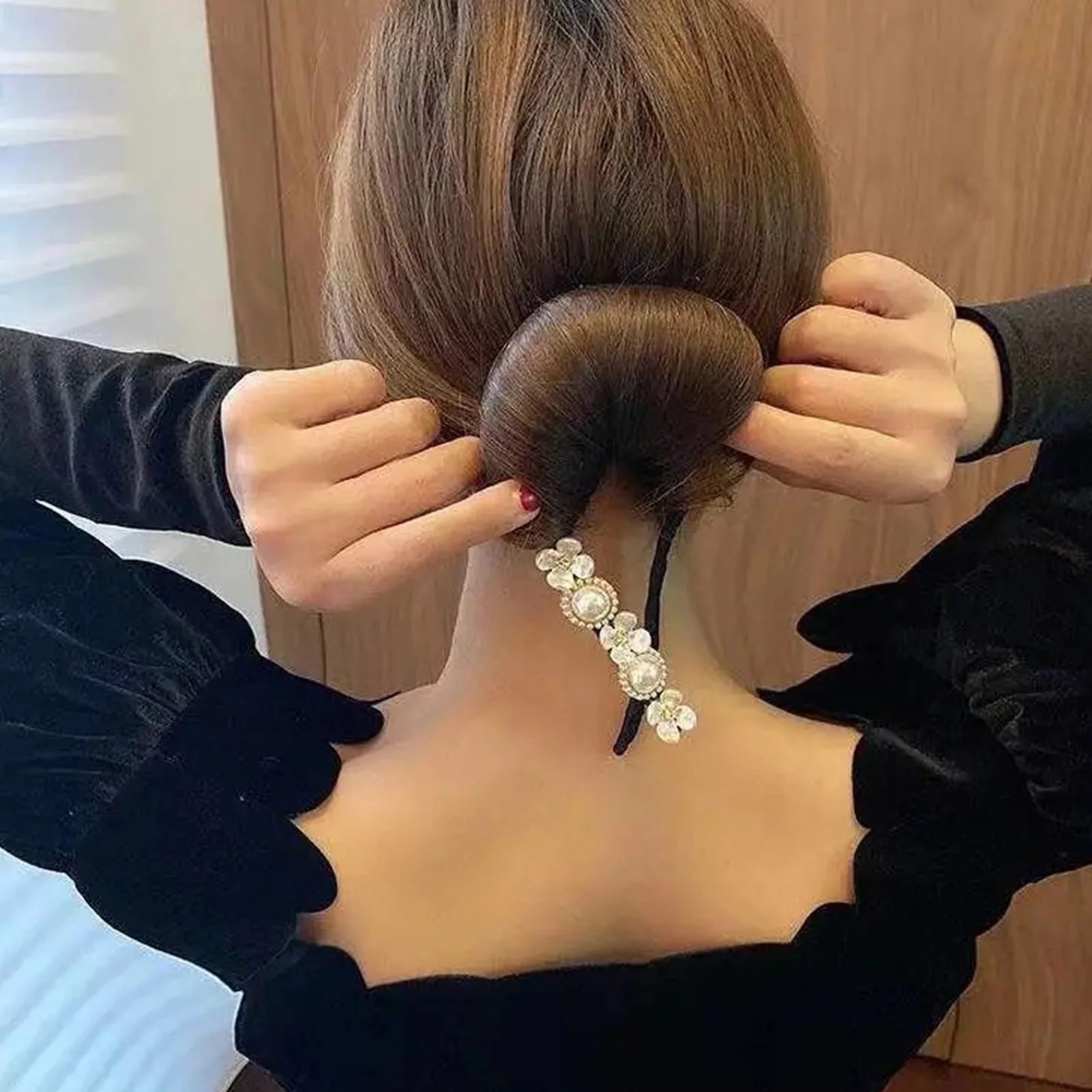 4PCS Hair Bun Maker Elegant Pearl Flower Donut Bun Styling Tool for Women DIY Updo Ballet Bun Accessory Durable Lightweight