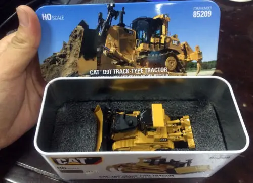 D9T Track-Type Tractor - HO Scale 1:87 DieCast Masters DM85209