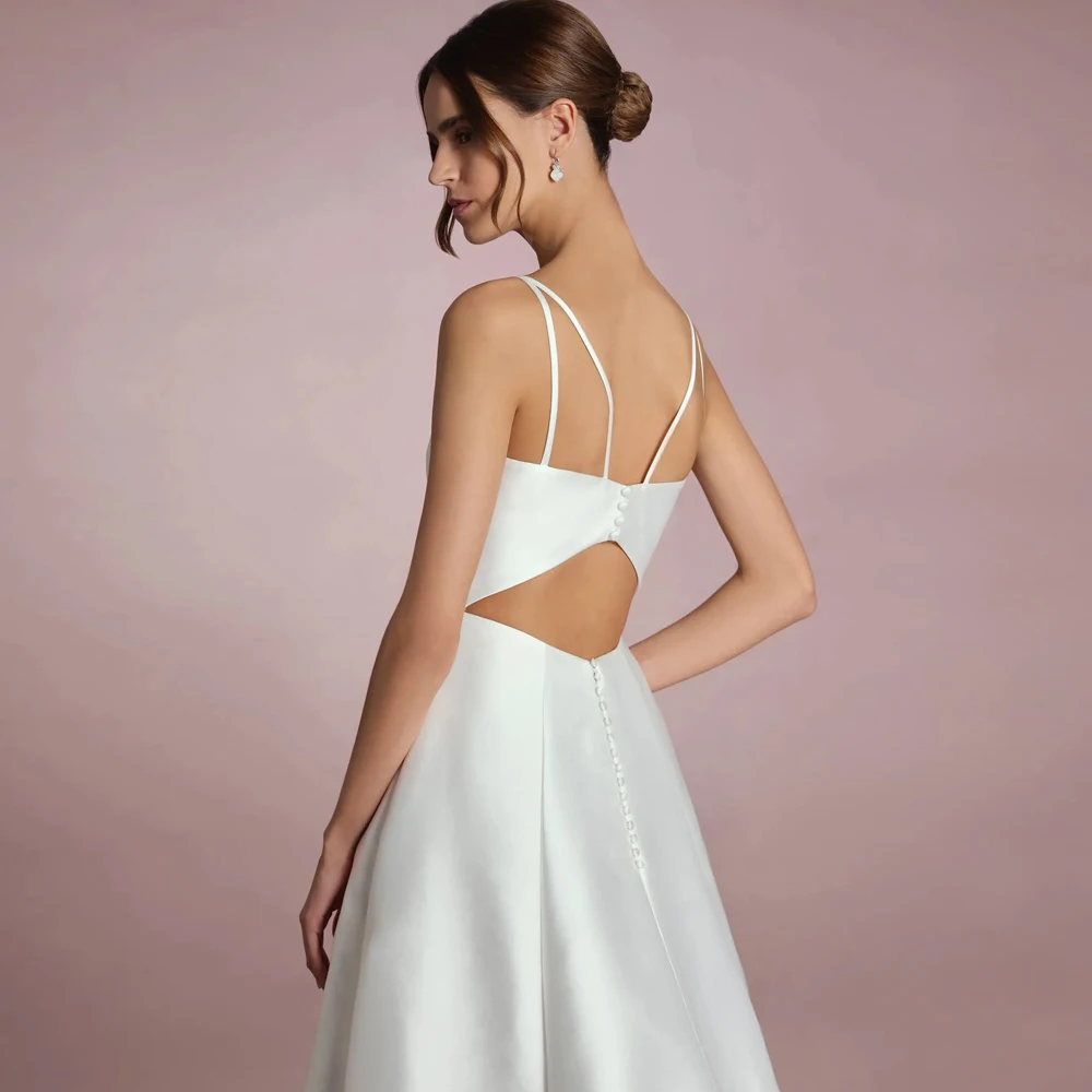 فساتين زفاف بسيطة بأشرطة سباغيتي على شكل قلب وأزرار على شكل قلب لحفلات الزفاف مفتوحة الظهر مخصصة من الساتان الاجتياح فيستدوس دي نوفيا