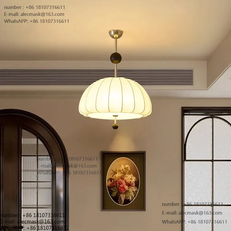 

French pattern fabric bedroom chandelier retro solid wood master bedroom cloakroom restaurant bar medieval Nanyang style lamps