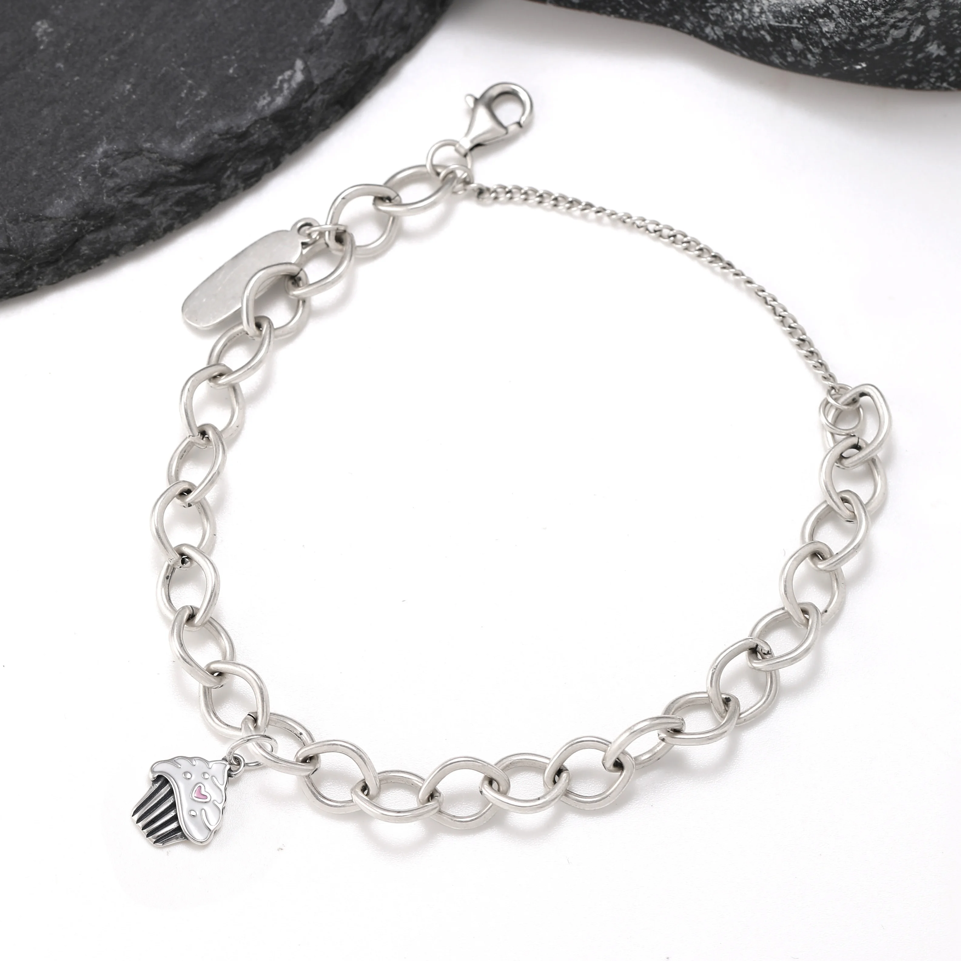 

Genuine 925 sterling silver James Avery Forged Link Charm Bracelet paired with Enamel Sweetheart Cakelet Pendant