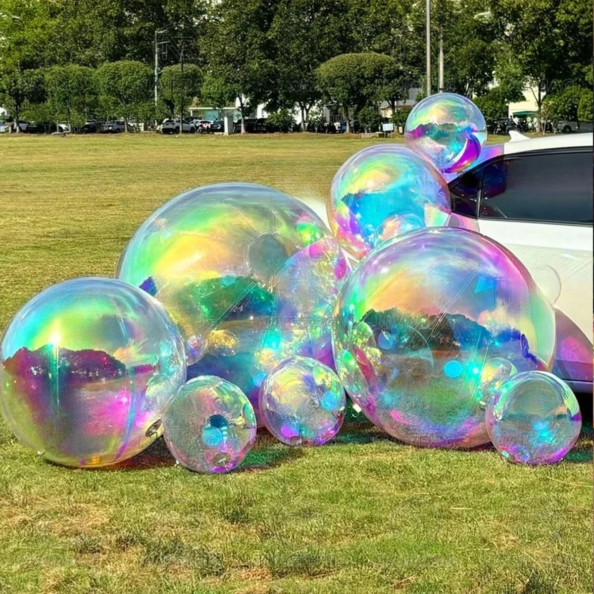 

Big Shiny Inflatable Balls Christmas Ornament Hanging Iridescent Reflective Inflatable Bubble Mirror Sphere for Wedding Party
