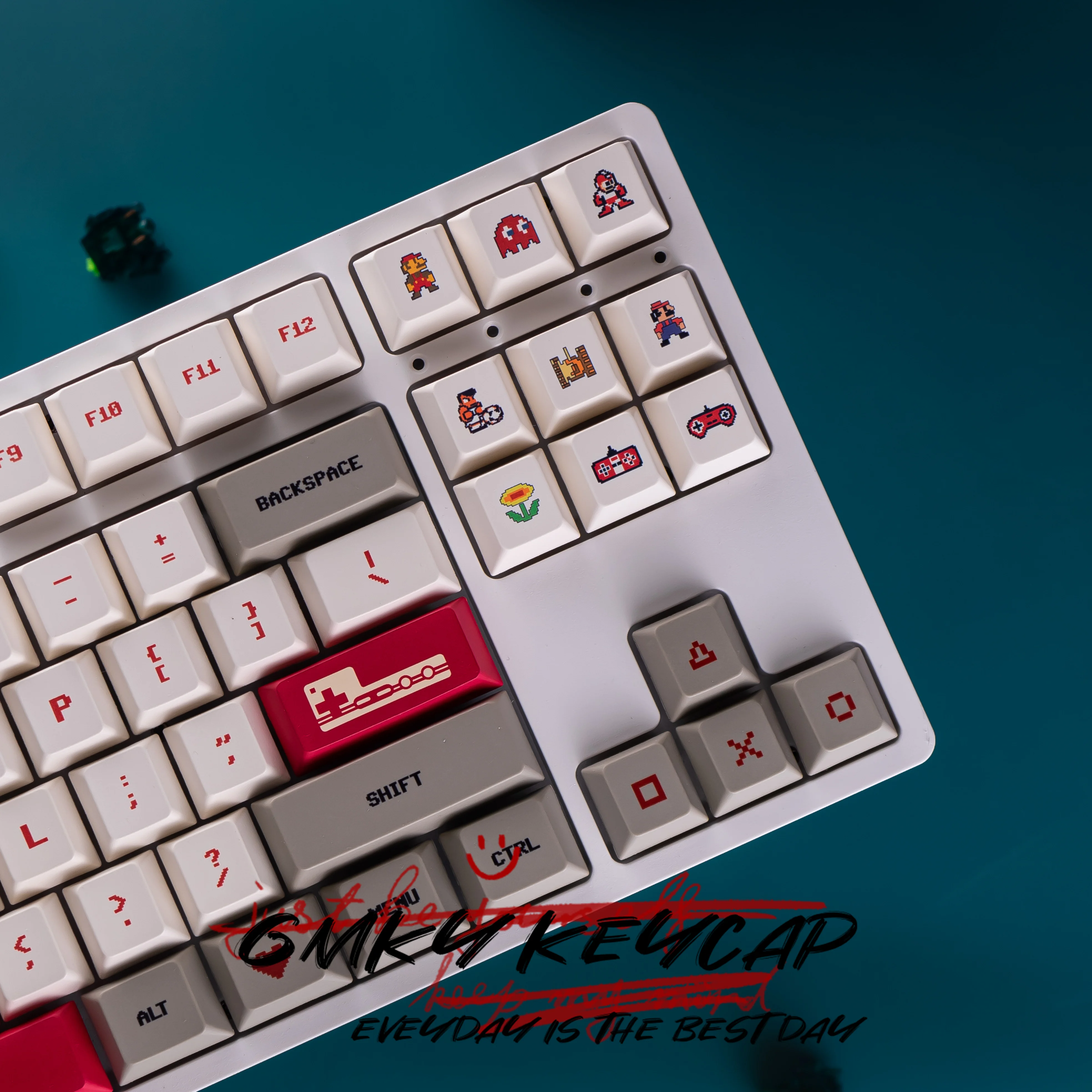 Imagem -04 - G-mky Pixel Clássico Vermelho & Branco Máquina Pbt Dye-sublimado Cereja Perfil Keycap para mx Switch Teclado Mecânico Keycap