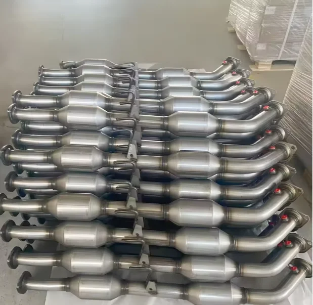 Wholesale New High Flow Euro1-5 Ceramic Catalytic Converter Stainless Steel Exhaust Pipe Hilux  Brand 1 Year 2.5D-4D