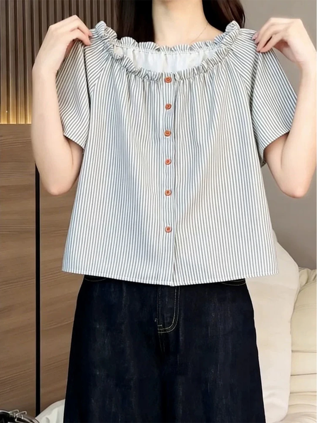 

Korean Style Striped Short Sleeve Shirt Summer Commute Design Single Button Women's Top Floral Silk Blend Fashionable Bl...