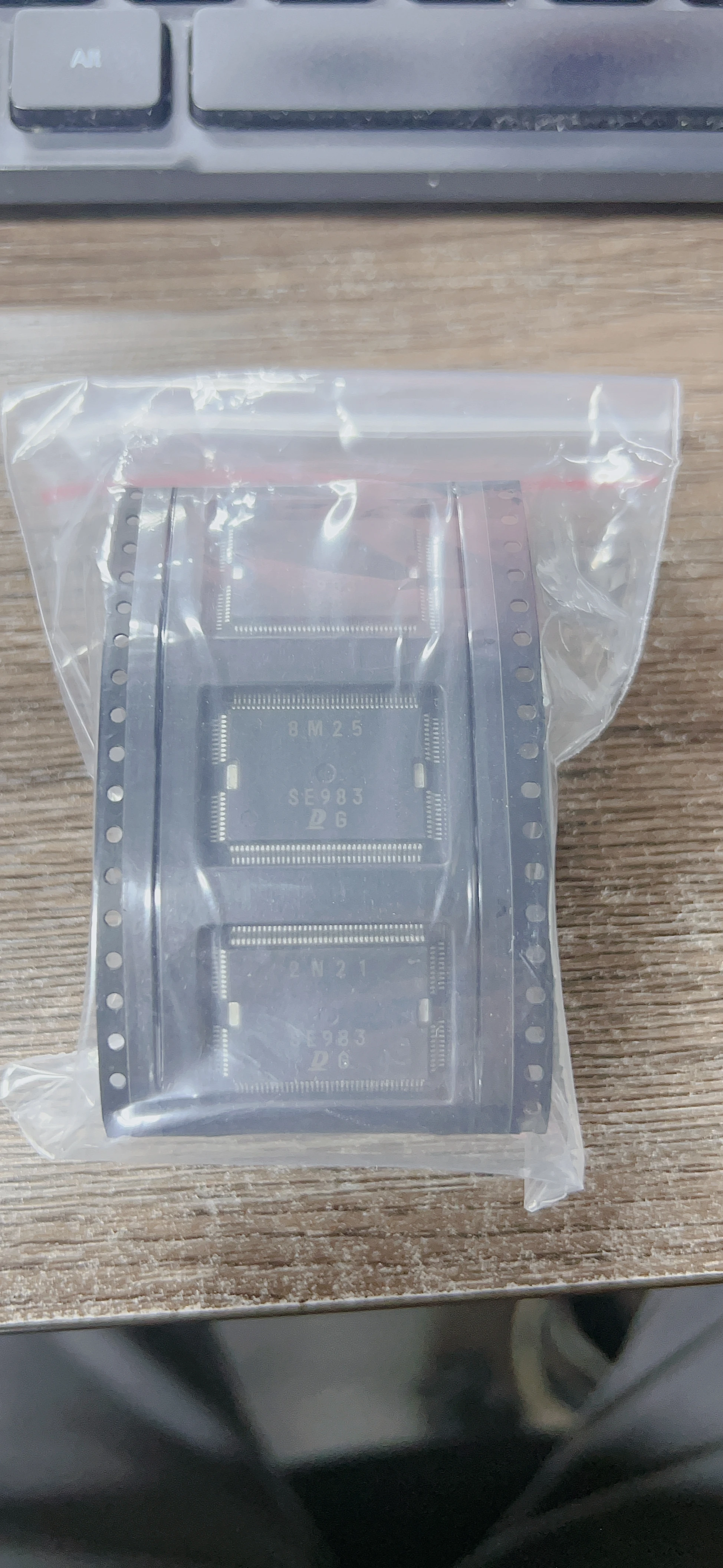 1PCS-1Fot   SE983 Automotive computer board perishable IC chip new original stock stock quality assurance can be direct auction